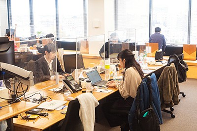 UPDATERオフィスの執務エリアの様子 株式会社UPDATER:導入事例画像03